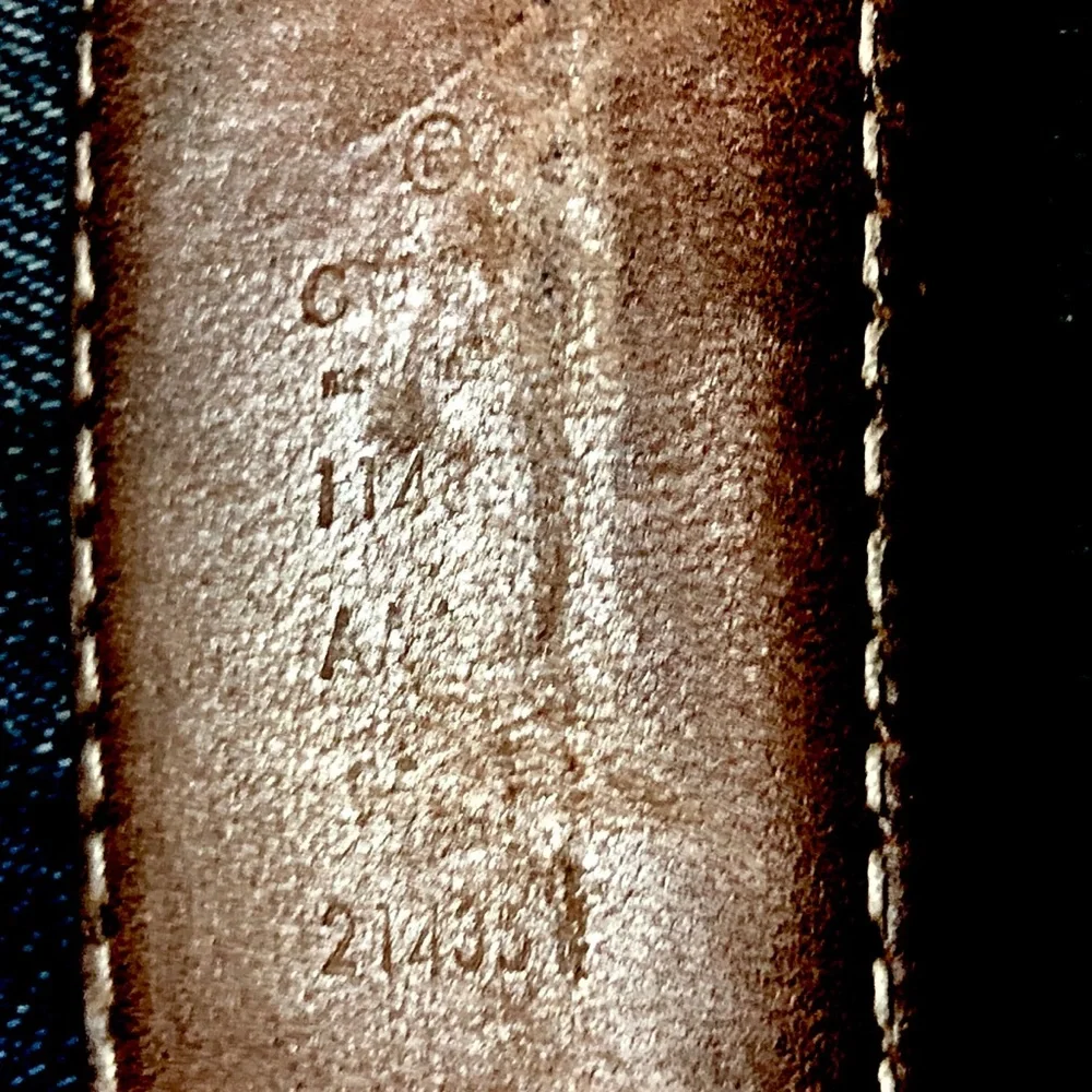 Gucci Beige Leather Belt with Gold Emblem